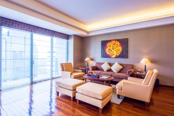 2BR penthouse · SkyView