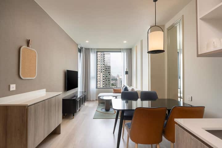 Sukhumvit 24 · 2 BR · Breakfast