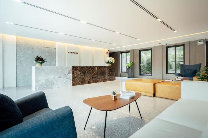 1 BR 57 SQm MT · Balcony