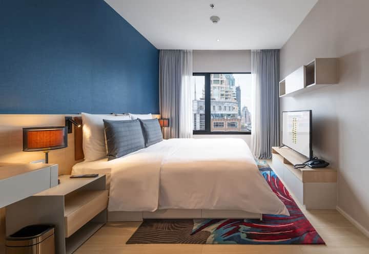 2BR · Midtown · Sky