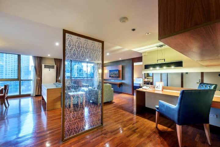 3 BR · Sky view · Lumpini