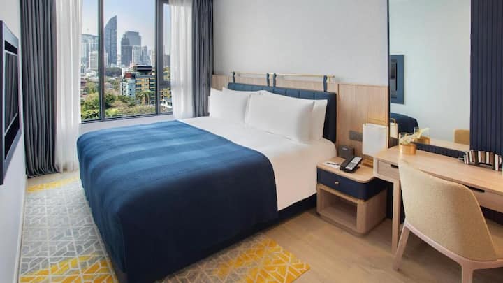5 star · CR · serviced · breakfast · thonglor