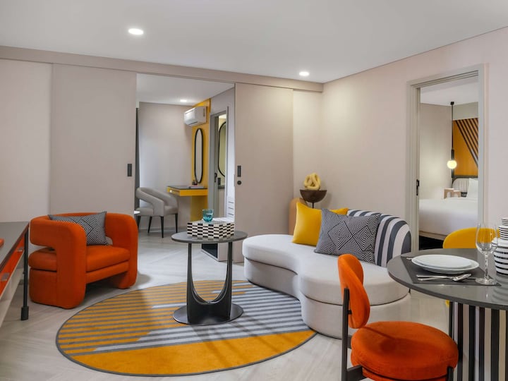 Designer 2BR · Serviced · Breakfast
