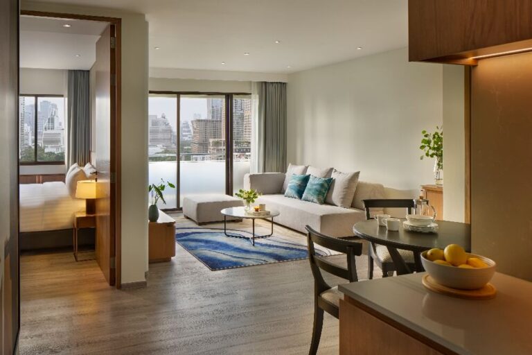 2 BR · 110 SQM · Signature · Chit Lom